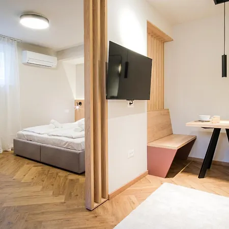 M16 Apartman *
