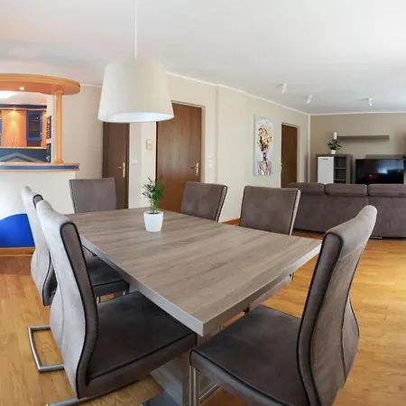 M16 Spacious And Bright Апартаменты