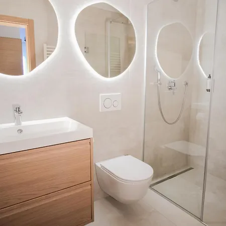 M16 Spacious And Bright Апартаменты *