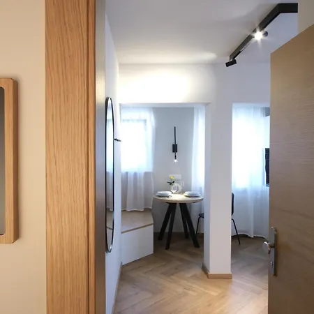 M16 Spacious And Bright Апартаменты *