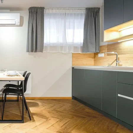 M16 Apartmán